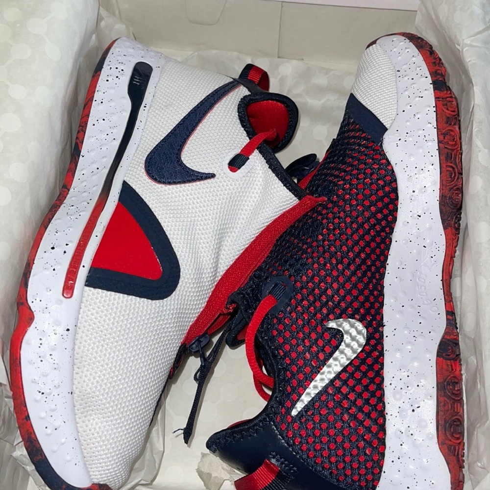 Brand New In Box NEVER WORN Nike sneakers